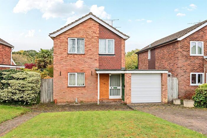 3 Bedroom Detached House For Sale In Oaklands Drive, Wokingham, Berkshire, RG41