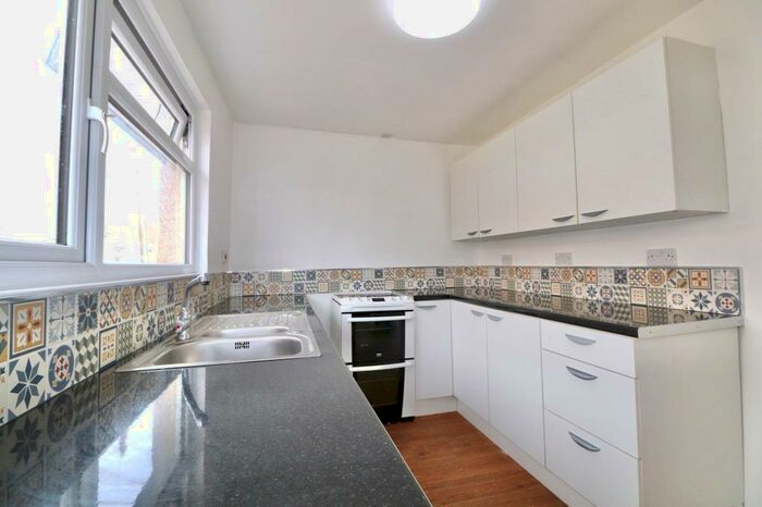 3 Bedroom Bungalow To Rent In Brooklands, Jaywick, CO15