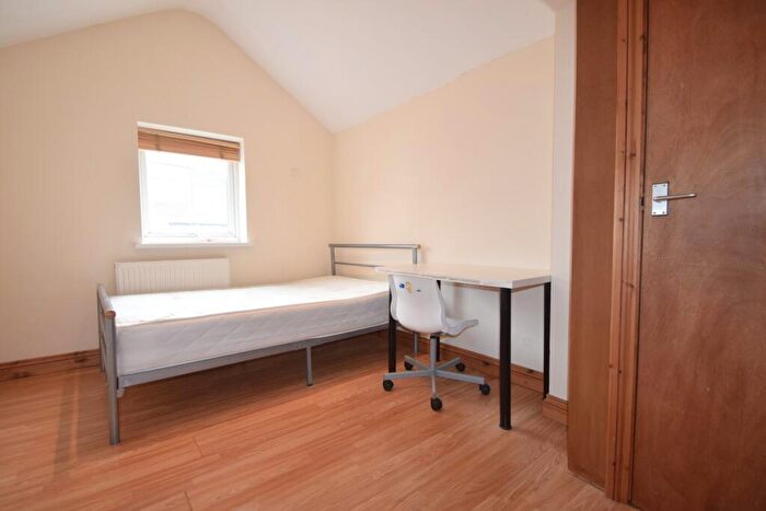 7 Bedroom House To Rent In North Road, Cardiff, CF10