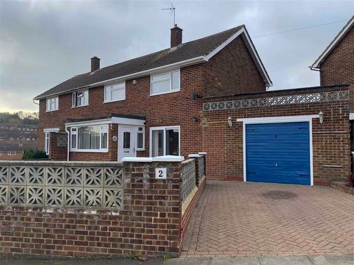 3 Bedroom Semi-Detached House To Rent In Albatross Avenue, Strood, Rochester, ME2