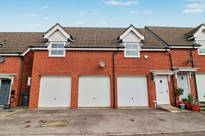 2 Bedroom Detached House For Sale In Hansen Gardens, Hedge End, SO30