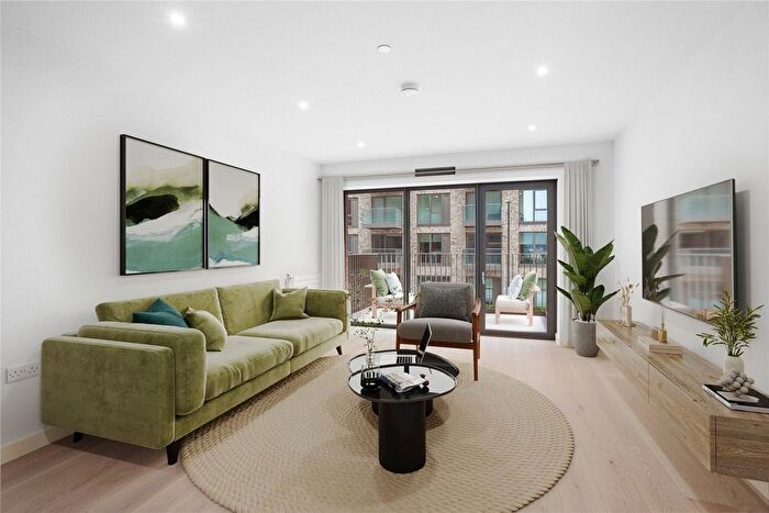 1 Bedroom Flat For Sale In Bradfield Way, London, E16