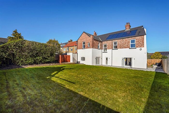 5 Bedroom Semi-detached House For Sale In Long Newton, Stockton-On-Tees, TS21