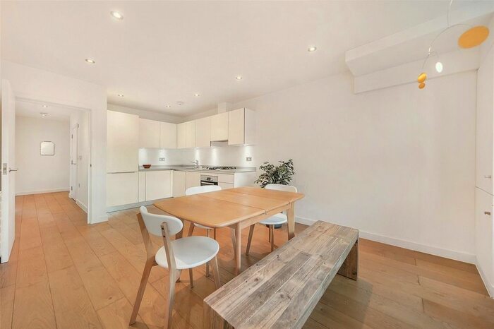 2 Bedroom Flat To Rent In Vyner Street, London, E2