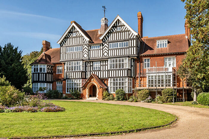 2 Bedroom Apartment For Sale In Court Road, Orpington, Kent, BR6