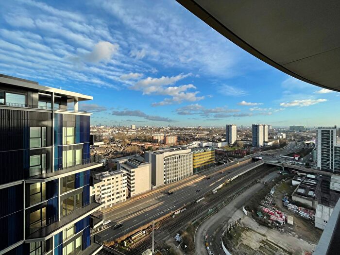 2 Bedroom Flat For Sale In London, W12