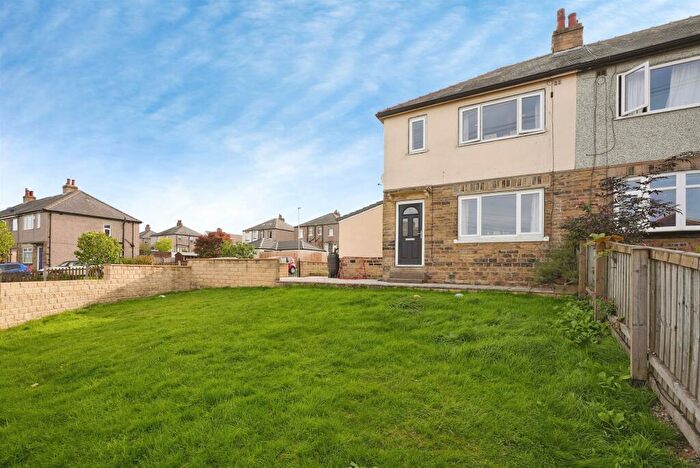 3 Bedroom End Of Terrace House For Sale In Laithe Grove, Bradford, BD6