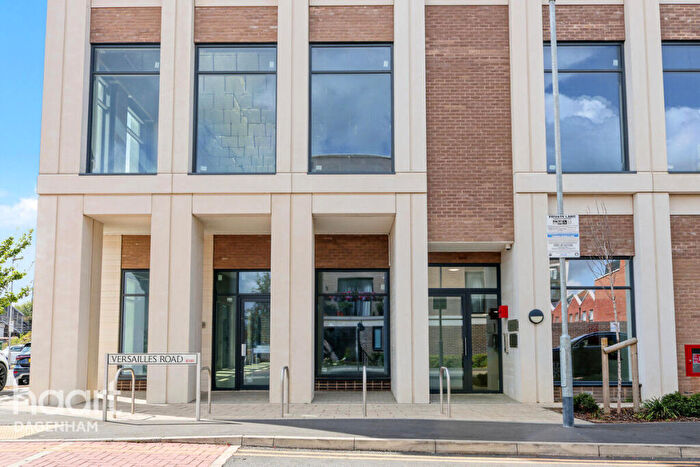 1 Bedroom Apartment For Sale In Versailles Road, Dagenham, RM9