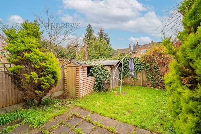 2 Bedroom Flat For Sale In Egerton Gardens, Ealing, W13