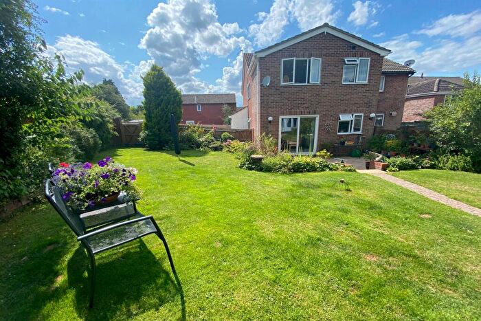 2 Bedroom House To Rent In Tadley, Hampshire, RG26
