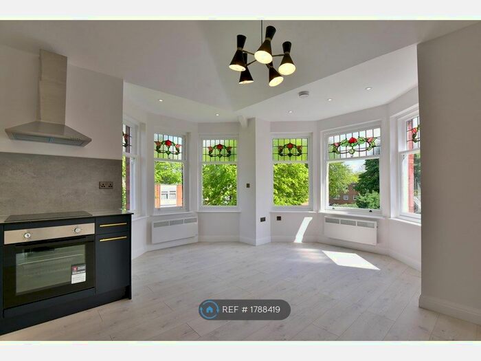 2 Bedroom Flat To Rent In Davenport Park Road, Stockport, SK2