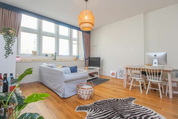 1 Bedroom Flat To Rent In Kings Court, High Street, Newport, NP20