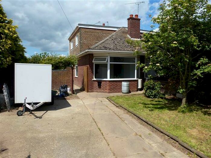 2 Bedroom House To Rent In Beccles Road, Bradwell, Great Yarmouth, NR31