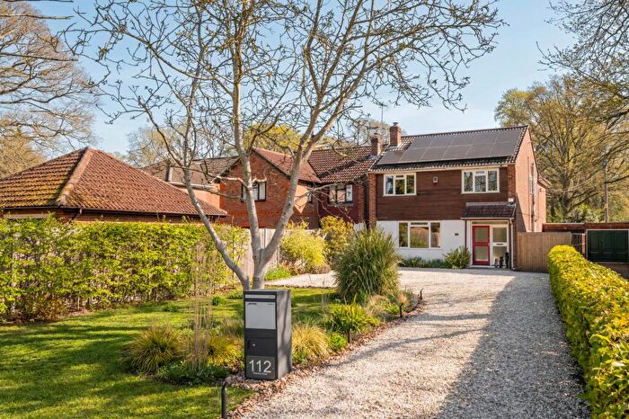 4 Bedroom Detached House For Sale In Reading Road, Finchampstead, RG40
