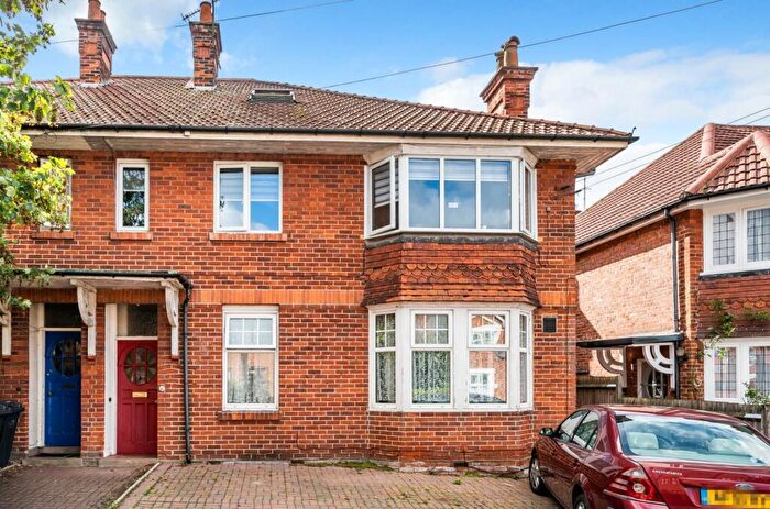 4 Bedroom Maisonette To Rent In Middle Gordon Road, Camberley, GU15