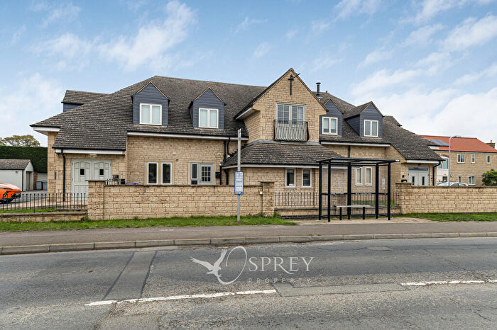 2 Bedroom Flat To Rent In Peterborough Road, Market Deeping, PE6