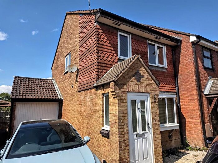 3 Bedroom Semi Detached House To Rent In Ellicks Close, Bradley Stoke, Bristol, BS32