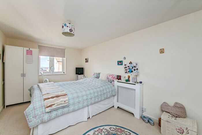 1 Bedroom Flat For Sale In Rolle Road, Exmouth, Devon, EX8