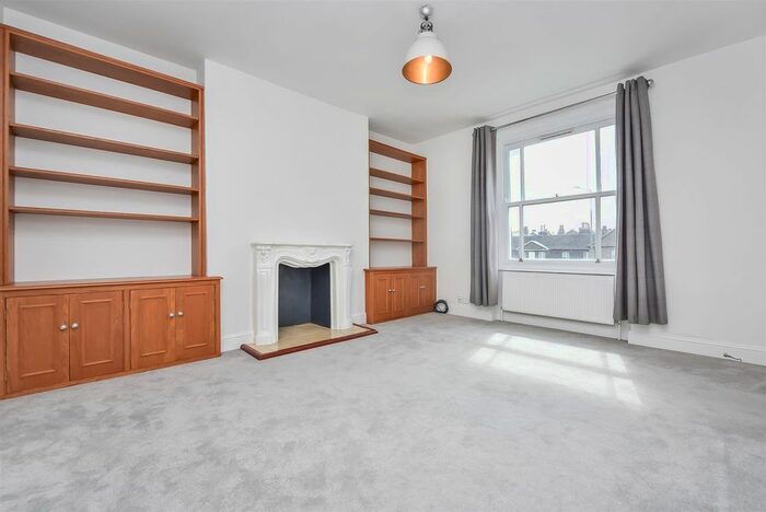 2 Bedroom Flat To Rent In Sheen Road, Richmond, TW9