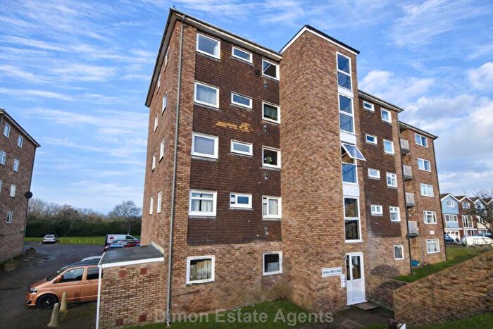 3 Bedroom Flat For Sale In Whitecliffe Court, Gale Moor Avenue, Gosport, PO12