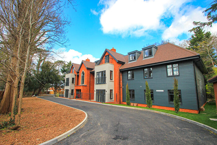 2 Bedroom Flat To Rent In Salisbury Road, Worcester Park, KT4