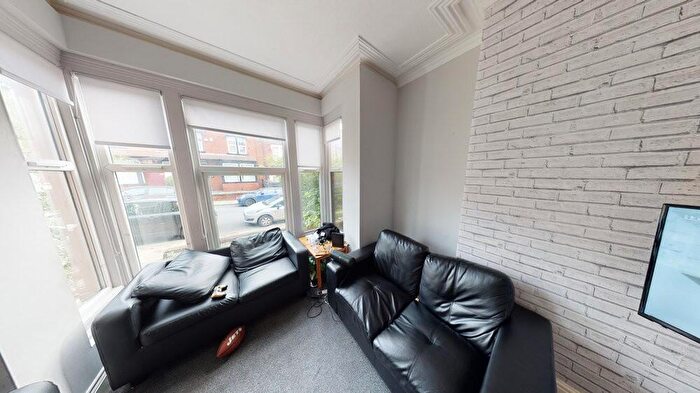 6 Bedroom House To Rent In Headingley Avenue, Leeds, LS6