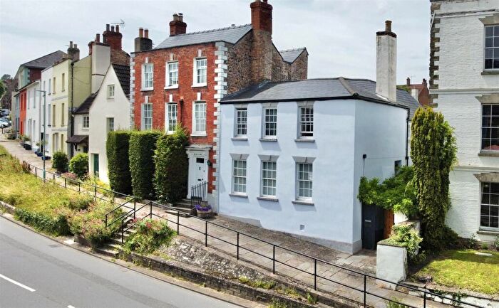 4 Bedroom End Of Terrace House For Sale In High Street, Newnham, GL14