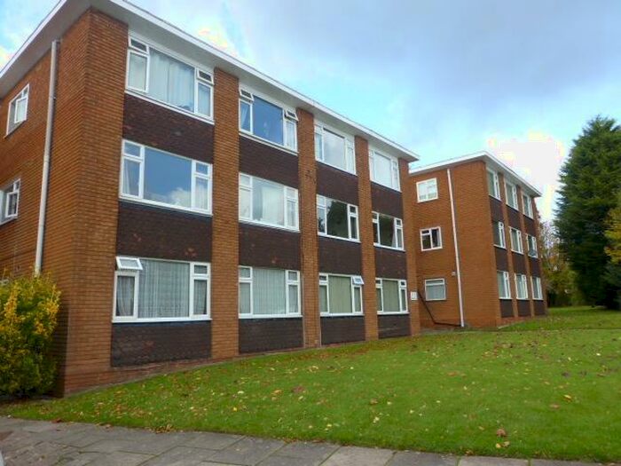 2 Bedroom Flat To Rent In Savoy Close, Harborne, Birmingham, B32