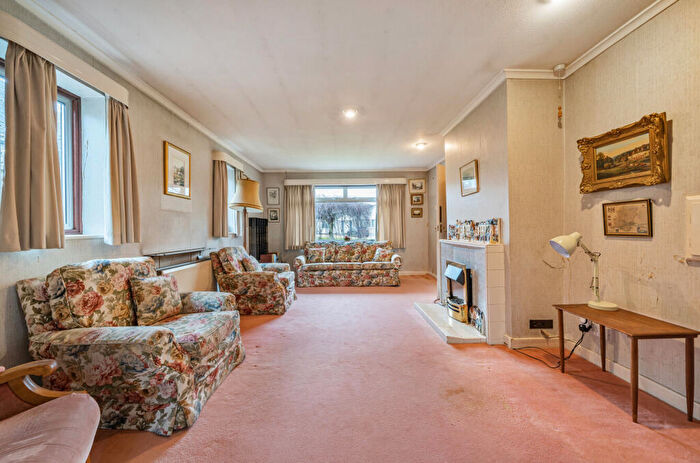 2 Bedroom Bungalow For Sale In Foyle Park, Basingstoke, Hampshire, RG21