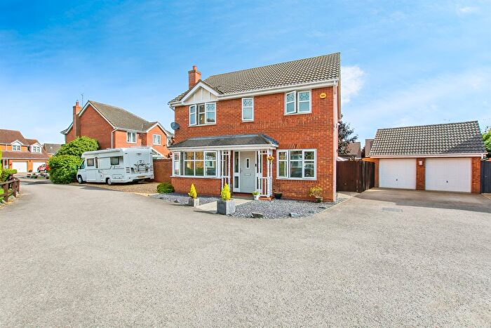 4 Bedroom Detached House For Sale In Alvis Drive, Yaxley, Peterborough, PE7