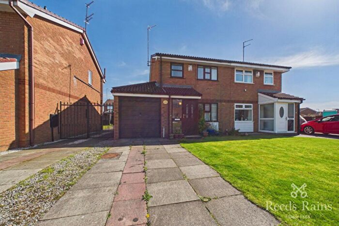 3 Bedroom Semi Detached House For Sale In Charlbury Avenue, Stockport, Greater Manchester, SK5