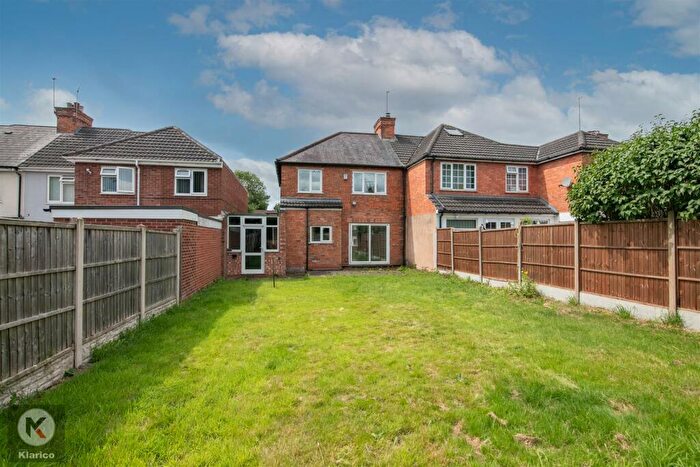 3 Bedroom Semi-Detached House For Sale In Warwick Road, Acocks Green, B27