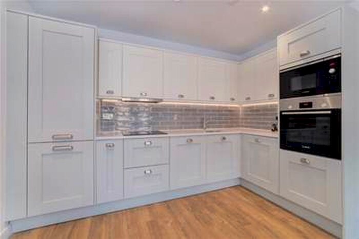 3 Bedroom Flat To Rent In Bellerby Court, York, YO1