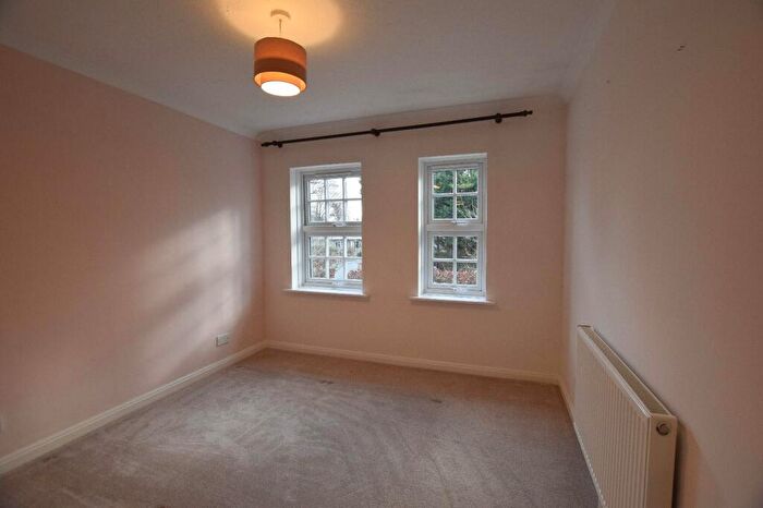 1 Bedroom Flat To Rent In Cove Road, Farnborough, Hampshire, GU14