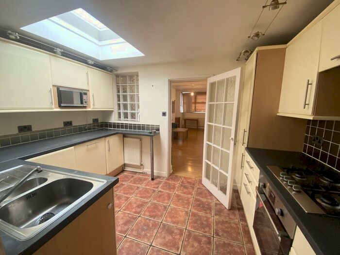 2 Bedroom Flat To Rent In Aldworth Road Stratford, E15