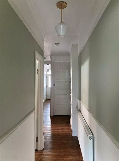 2 Bedroom Flat For Sale In Drayton Road, Harlesden, NW10