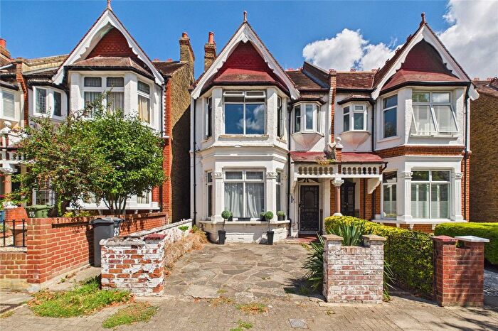 4 Bedroom Semi-Detached House For Sale In Braxted Park, London, SW16