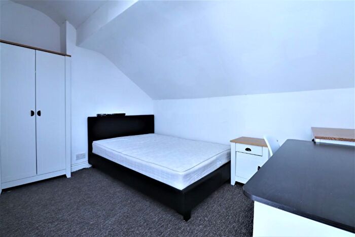 4 Bedroom Apartment To Rent In Doric Way, London, NW1