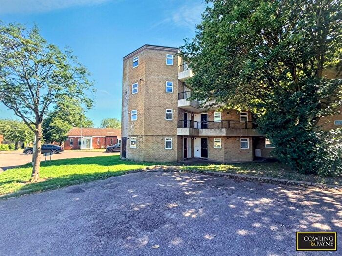 1 Bedroom Apartment For Sale In Ryedene, Basildon, SS16