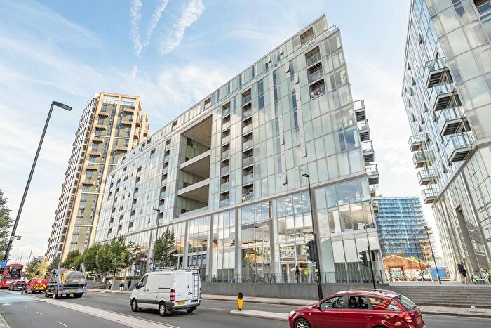 3 Bedroom Flat To Rent In Laban Walk, Deptford, London, SE8