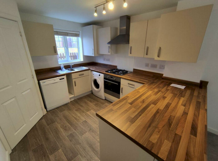 3 Bedroom Semi-Detached House To Rent In Peter Cartlidge Grove, Stoke-on-trent, Staffordshire, ST4