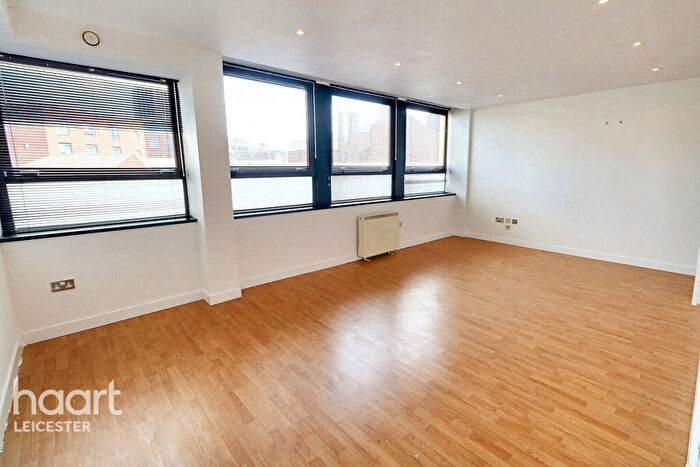 1 Bedroom Apartment For Sale In Lee Circle, Leicester, LE1