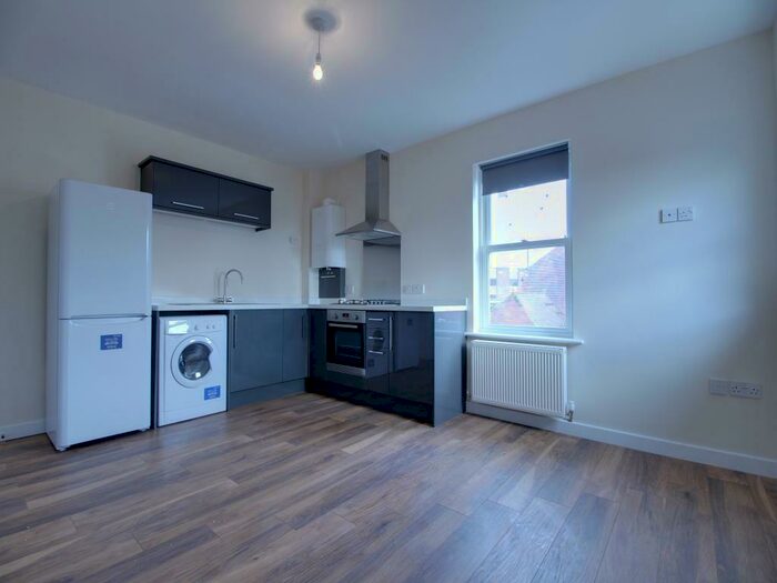 1 Bedroom Apartment To Rent In Crookham Road, Fleet, GU51