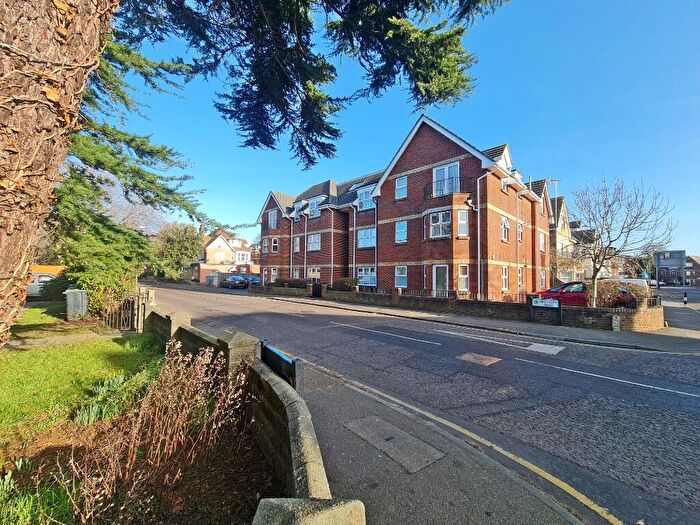 2 Bedroom Flat For Sale In Heathcote Road, Boscombe, Bournemouth, Dorset, BH5
