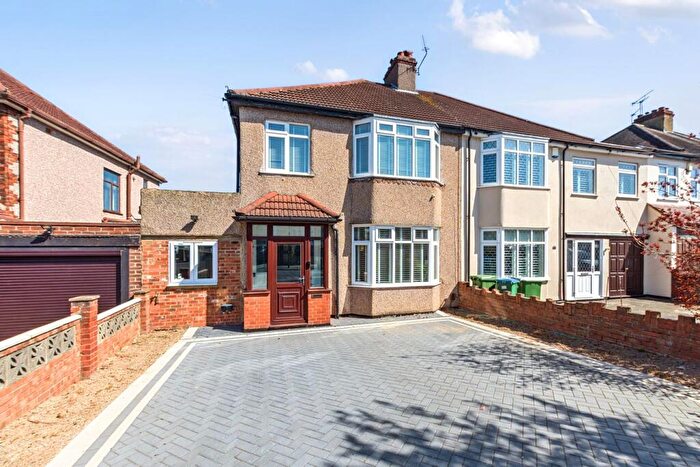 4 Bedroom Semi Detached House To Rent In Huxley Road, Welling, DA16