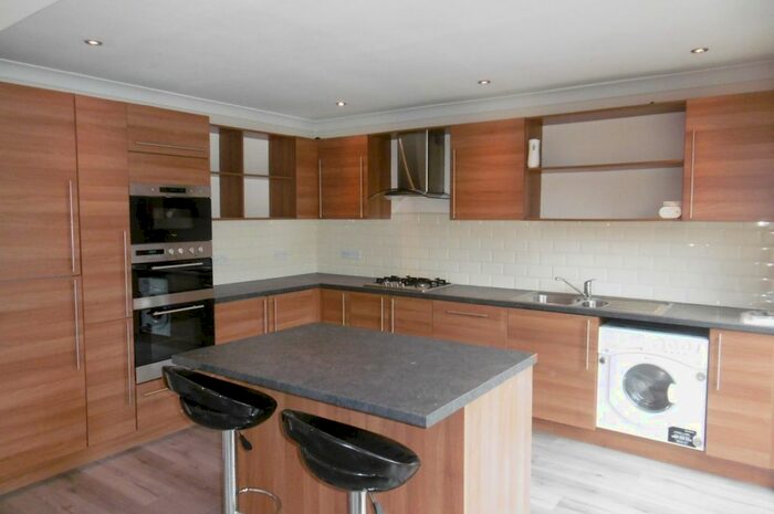 3 Bedroom Detached House To Rent In Seven Oaks Crescent, Bramcote, NG9