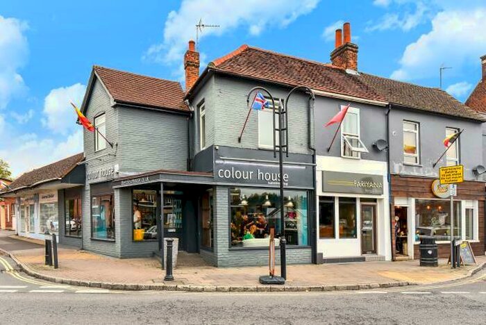 3 Bedroom Apartment To Rent In Bagshot, Surrey, GU19