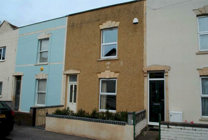 2 Bedroom House To Rent In Sydenham Road, Knowle, Bristol, BS4