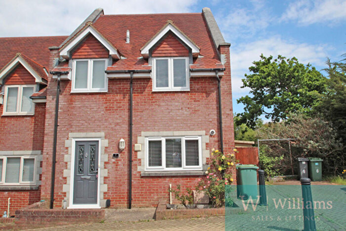 3 Bedroom End Of Terrace House For Sale In Hospital Road, East Cowes, Isle Of Wight, PO32