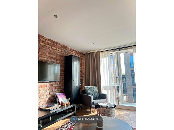 2 Bedroom Flat To Rent In Eltringham Street, London, SW18